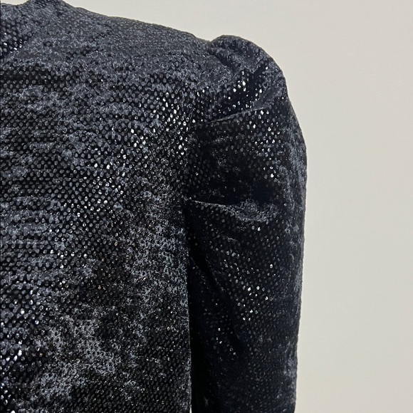 🏴‍☠️Black Velvet Puff-Sleeve Women's Top - Picture 11 of 17